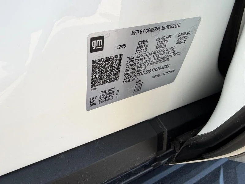 New 2026 White GMC Elevation image 29
