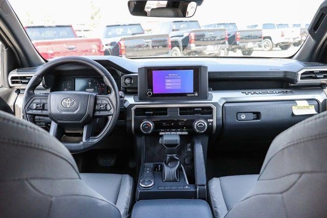 2026 Toyota Tacoma SR5 - Photo 15