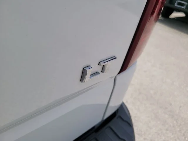 Used 2021 White Chevrolet LT image 10