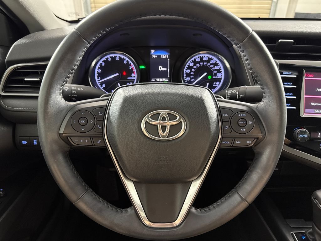 2020 Toyota Camry SE - Photo 14