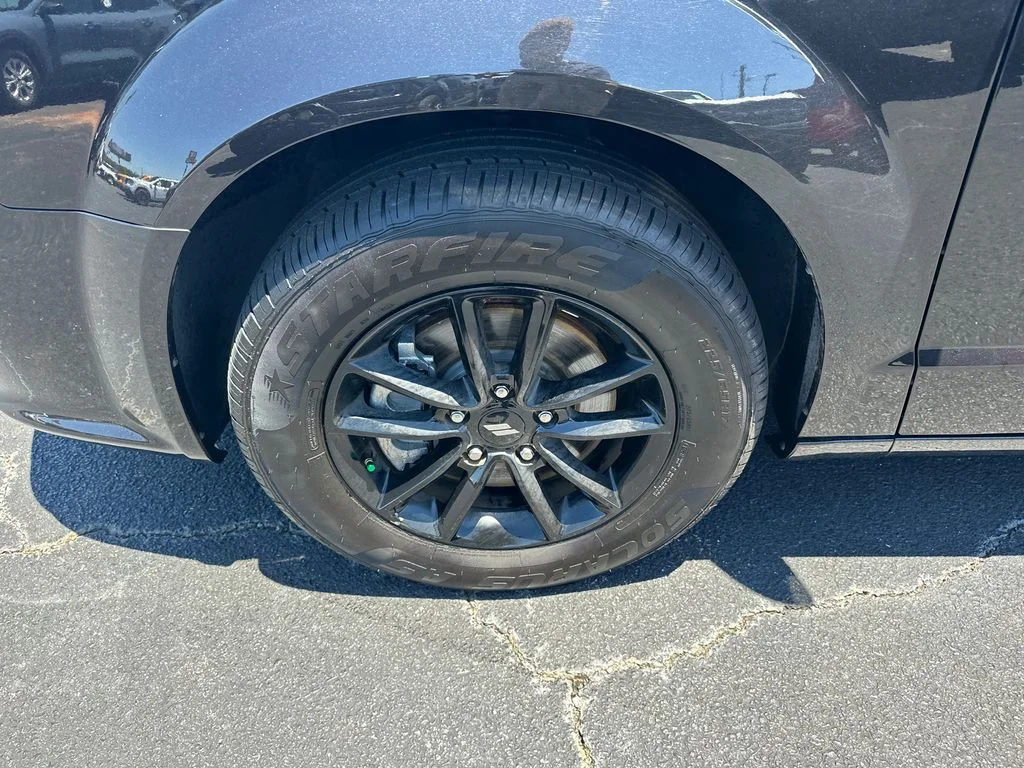 Used 2020 Black Dodge SE Plus image 11