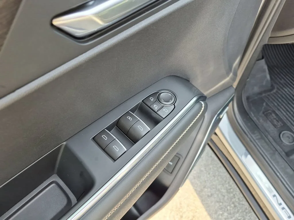 2026 GMC Acadia Denali - Photo 18