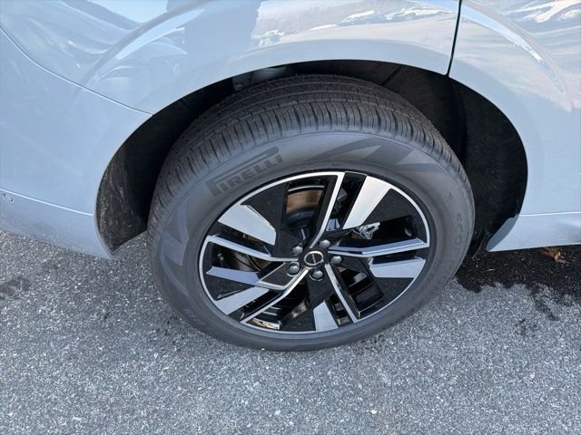 New 2026 Vapour Grey Volvo Plus image 8