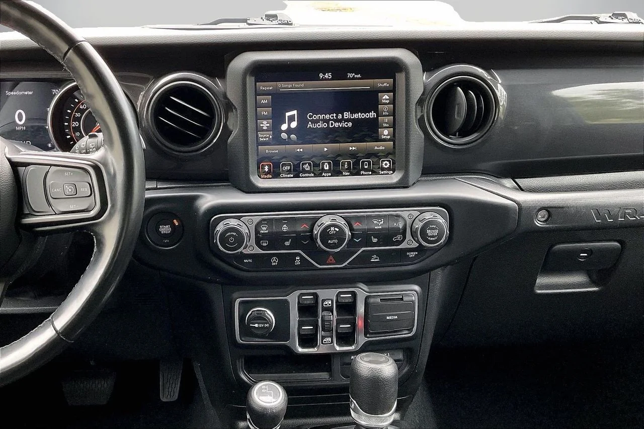 Used 2022 Gray Jeep Sport Altitude image 13