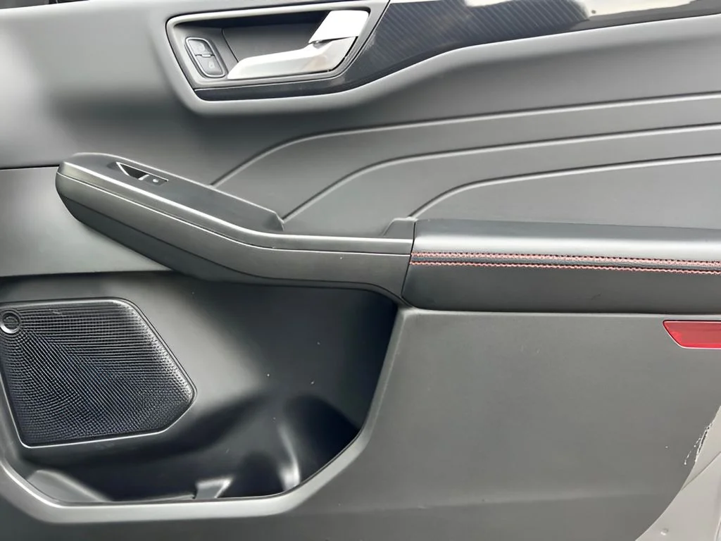 Used 2025 Gray Ford ST-Line image 23