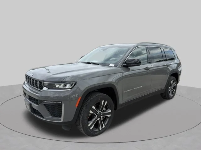 New 2027 Sting-Gray Clearcoat Jeep Limited image 7