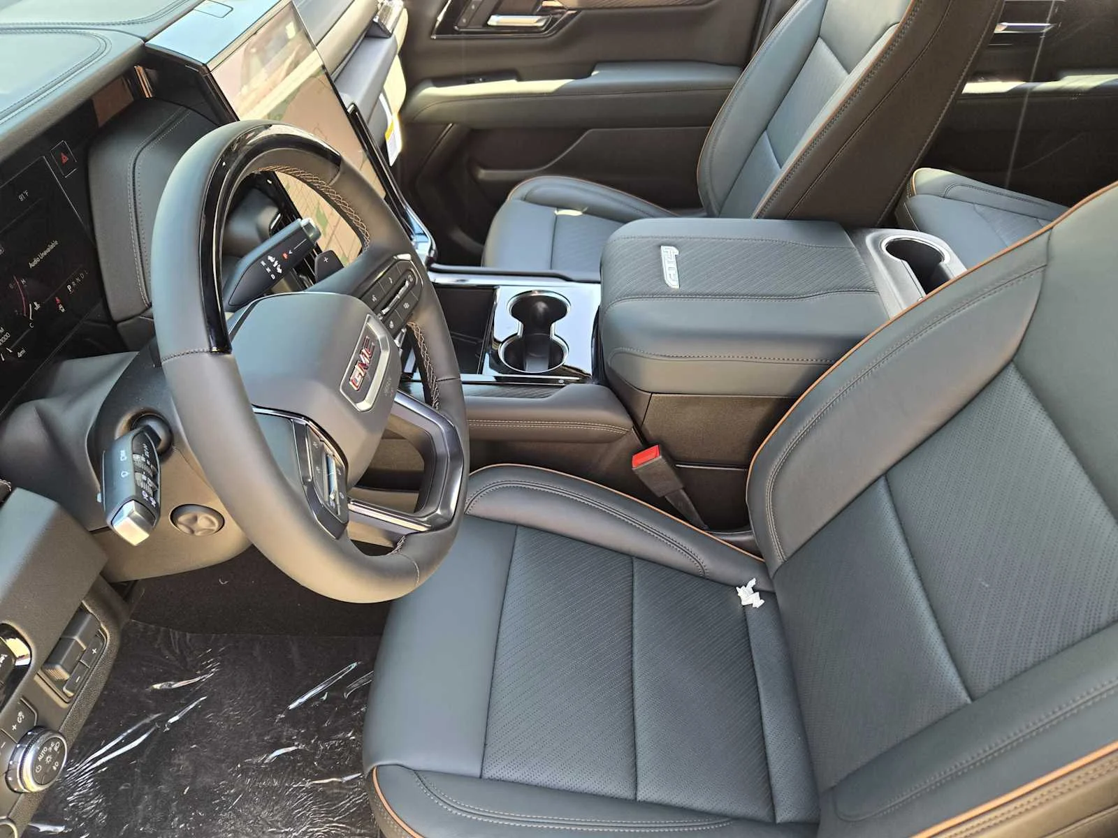 2027 GMC Yukon XL AT4 - Photo 8