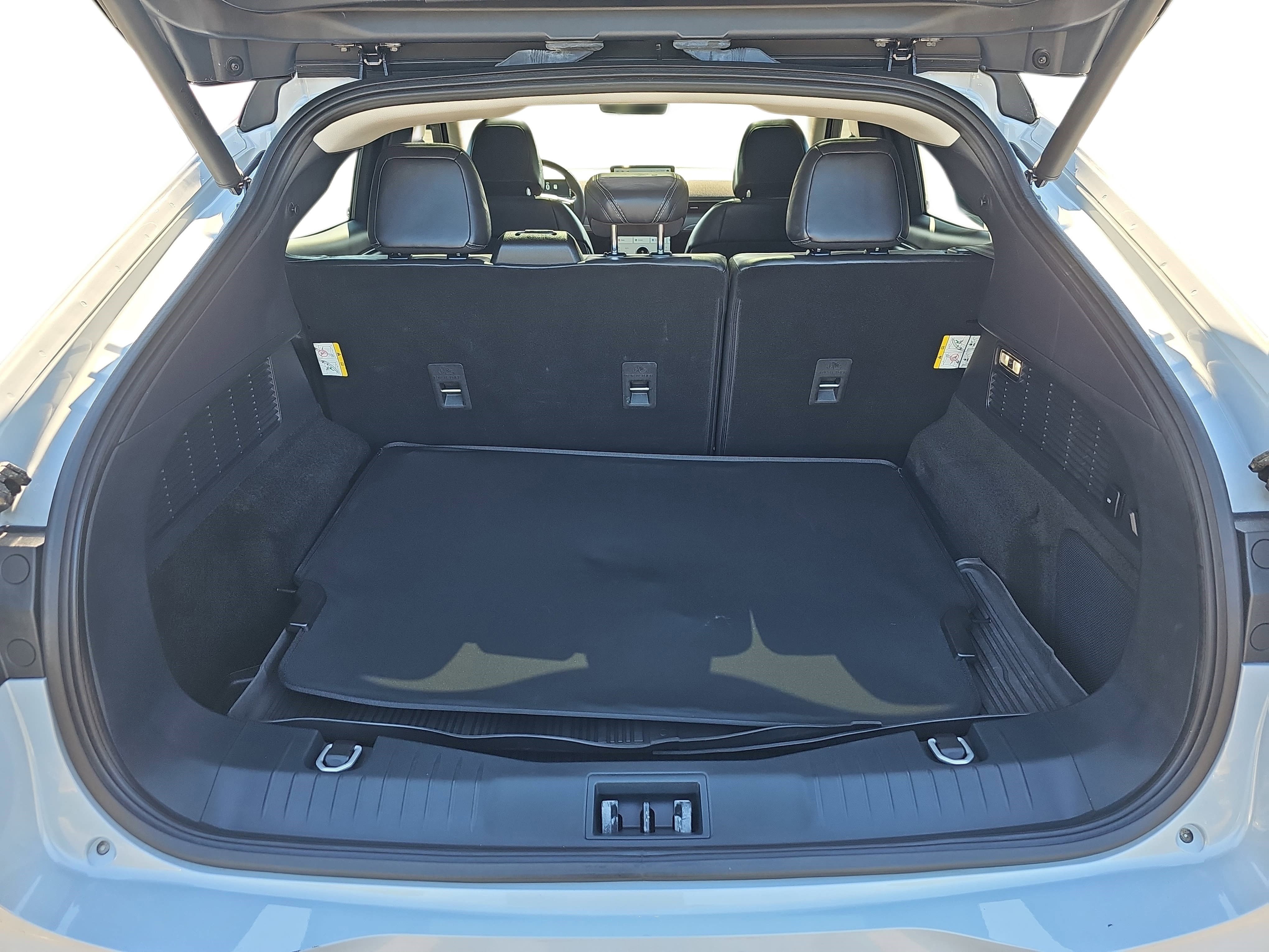 Used 2023 White Metallic Ford Premium image 26