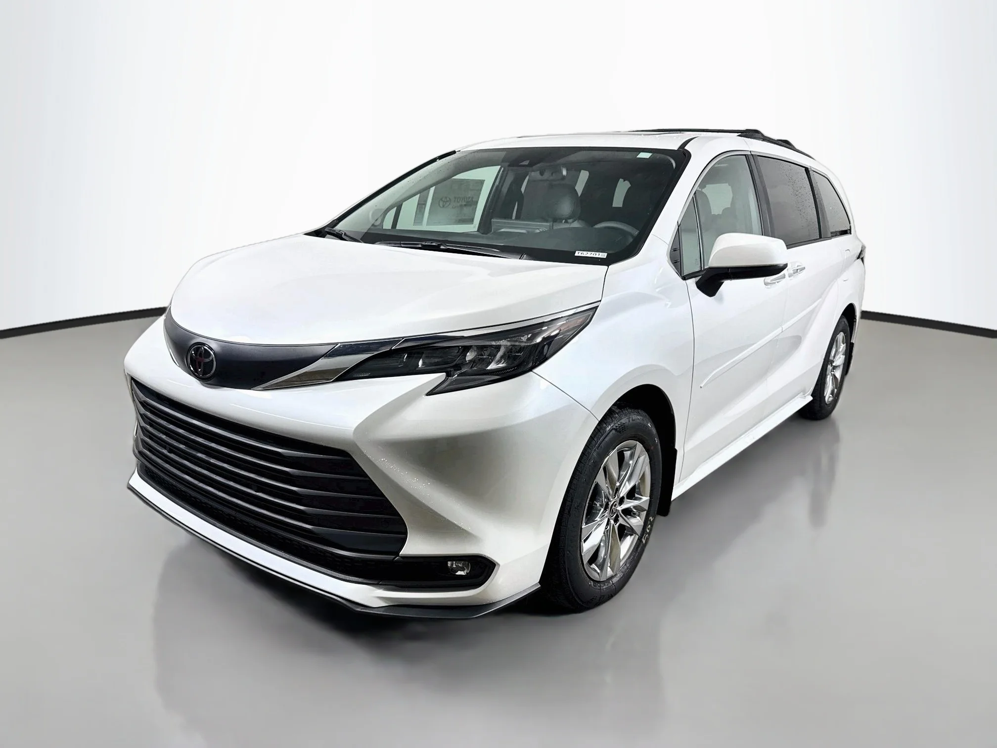 New 2026 Wind Chill Pearl Toyota XLE image 3