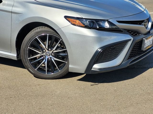 Used 2024 Silver Toyota SE AWD image 9