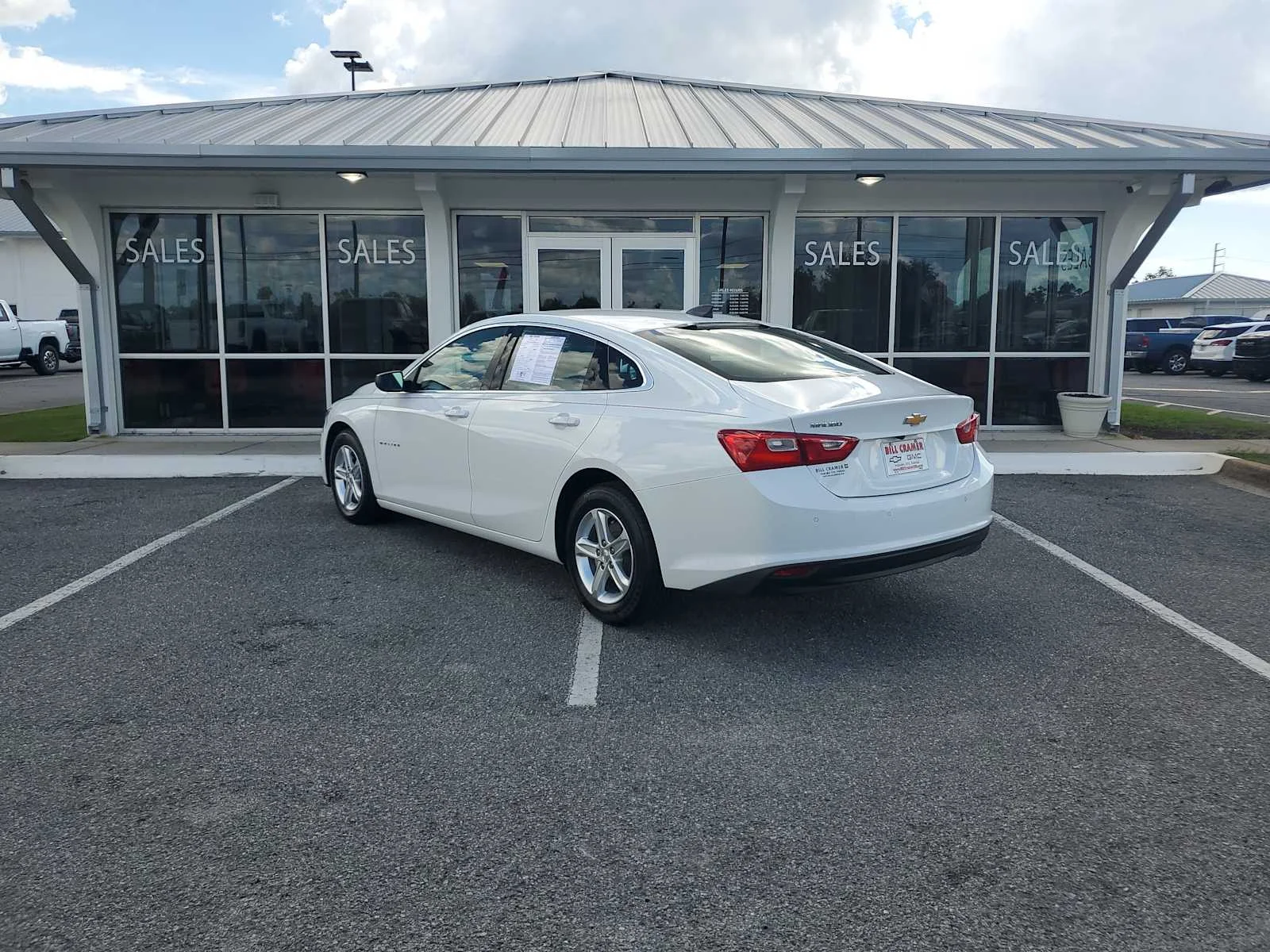 Used 2024 Summit White Chevrolet FL image 3