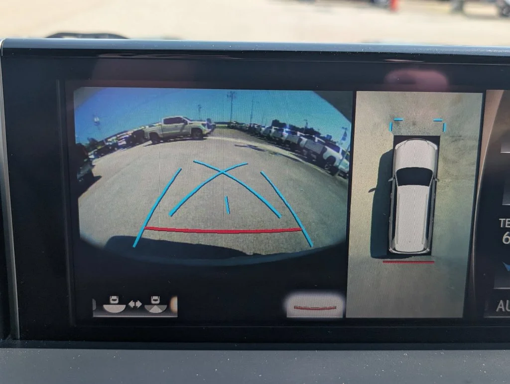 Used 2018 Silver Lexus 570 image 28