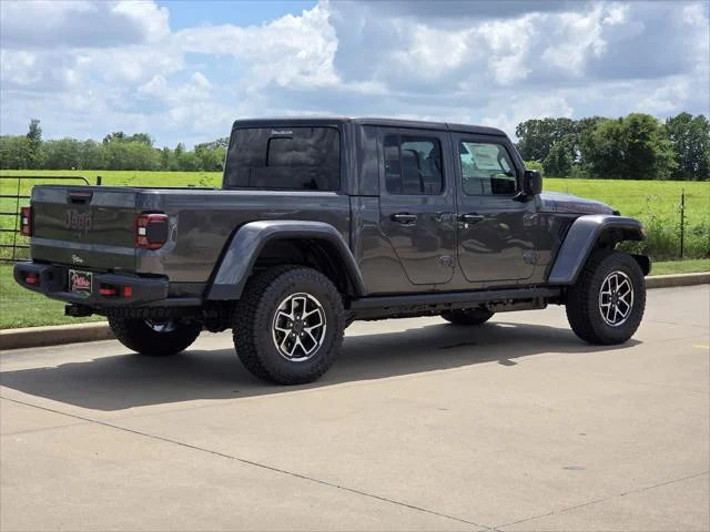 New 2026 Granite Crystal Metallic Clear-Coat Exterior Paint Jeep Rubicon image 3