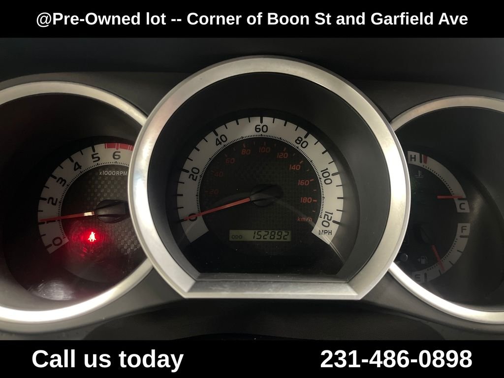 Used 2013 White Toyota Base image 23