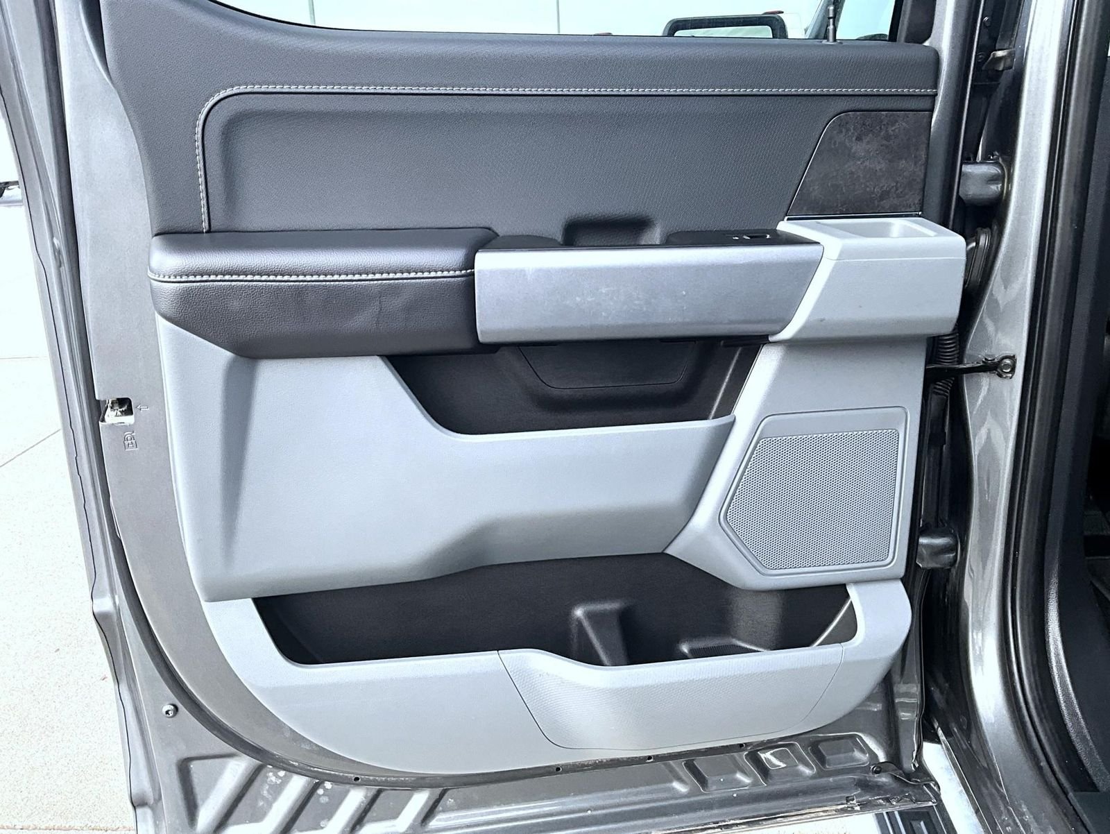 Used 2025 Gray Ford XLT image 21