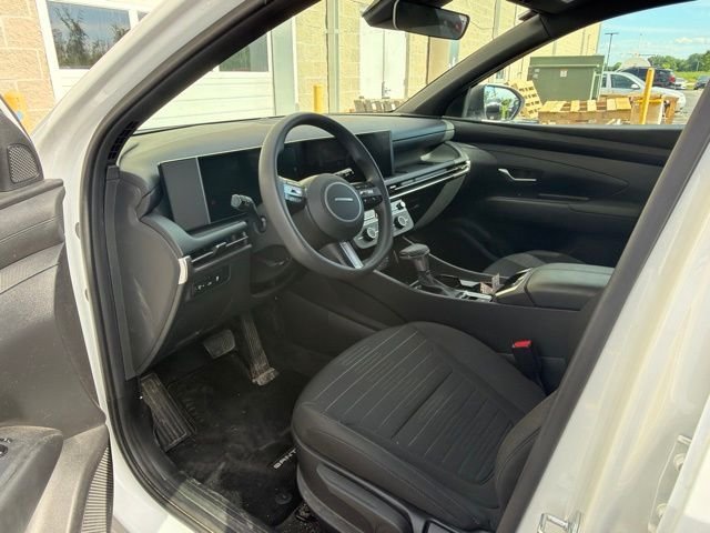 Used 2025 Atlas White Hyundai SE image 15