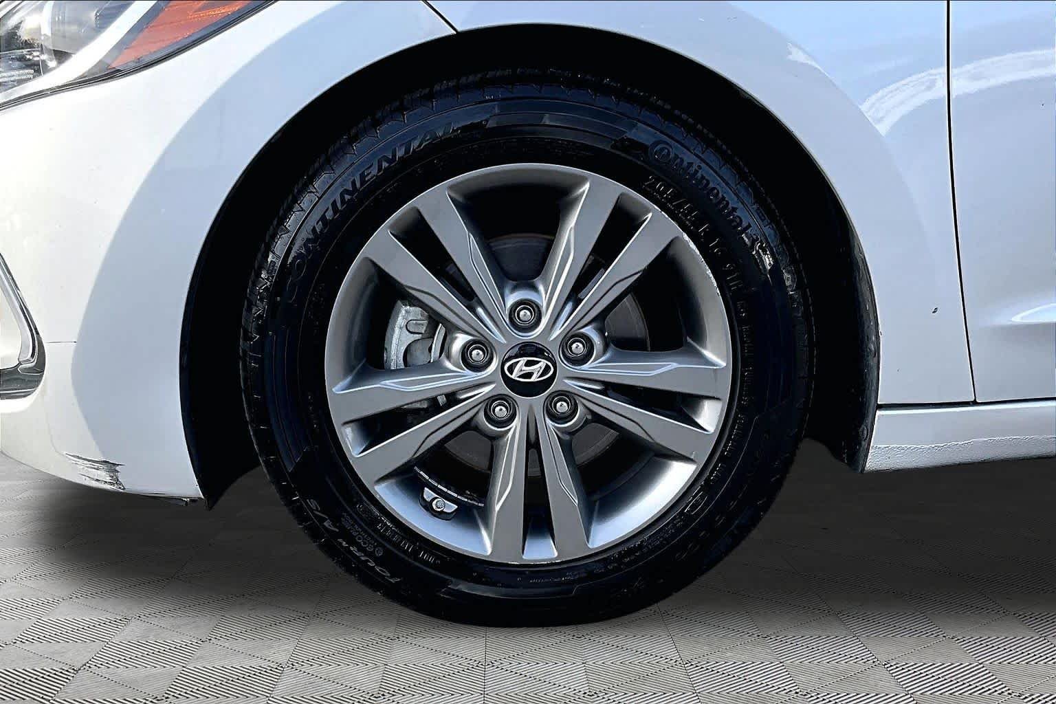 Used 2017 Symphony Silver Hyundai SE image 11