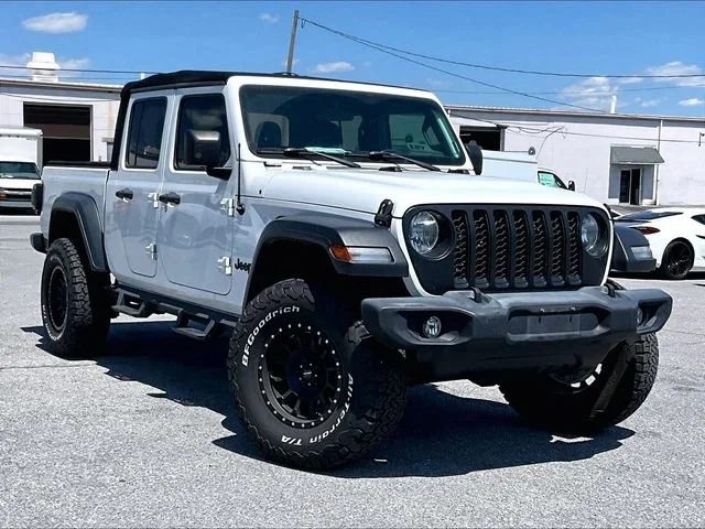 2020 Jeep Gladiator Sport S's photo