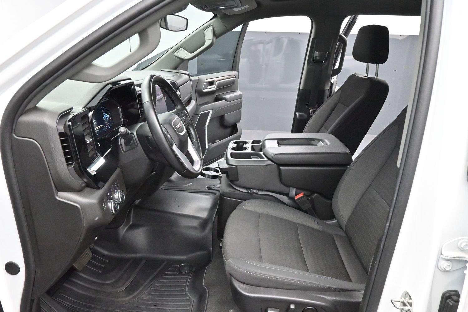 Used 2024 Summit White GMC SLE image 12