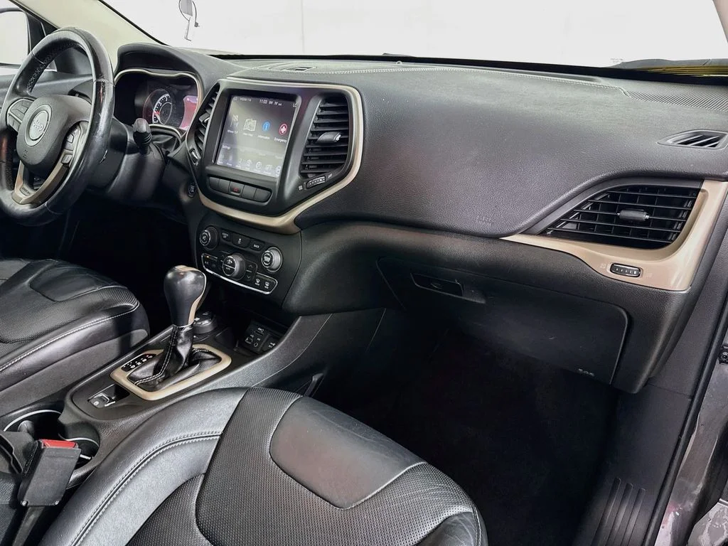 Used 2014 Gray Jeep Limited image 36