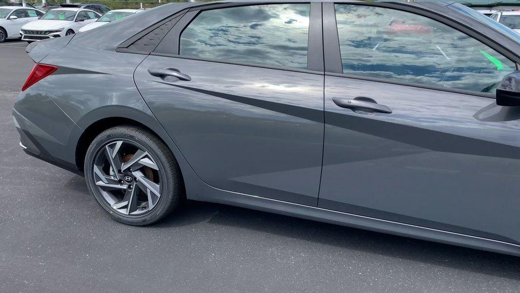 2025 Hyundai Elantra Blue - Photo 7