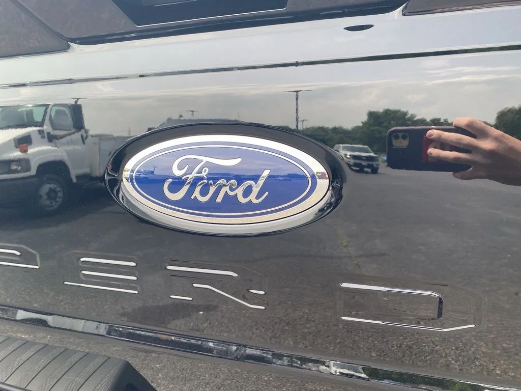 New 2026 Agate Black Metallic Ford F-250® Lariat® image 46