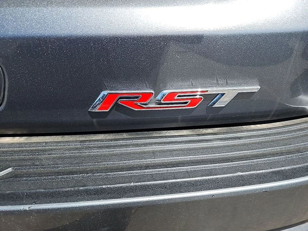 Used 2021 Satin Steel Metallic Chevrolet RST image 15