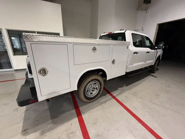 New 2025 Oxford White Ford F-250® XL image 4
