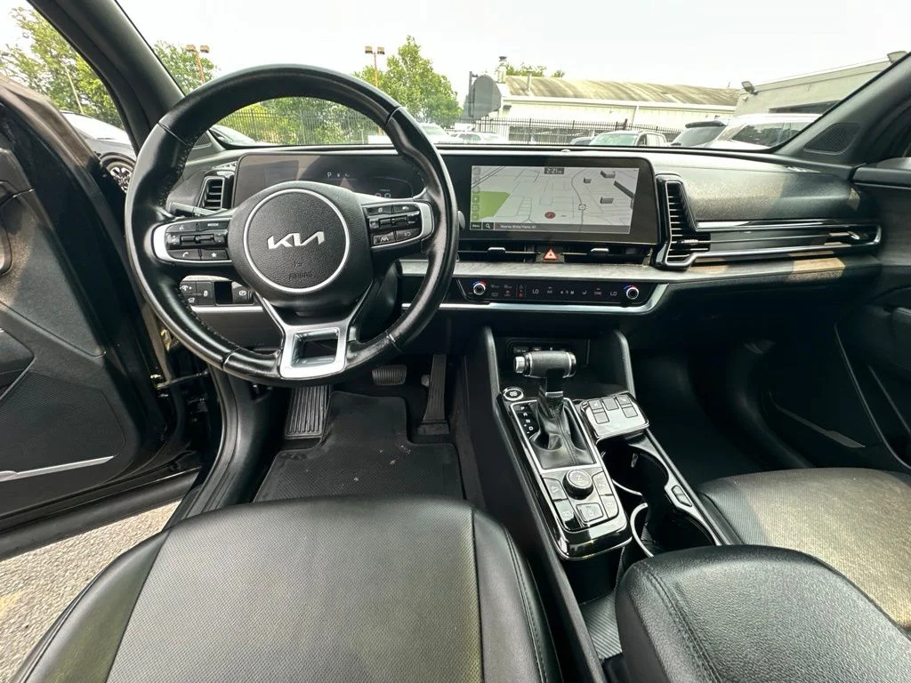 Used 2023 Black Kia X-Line image 25