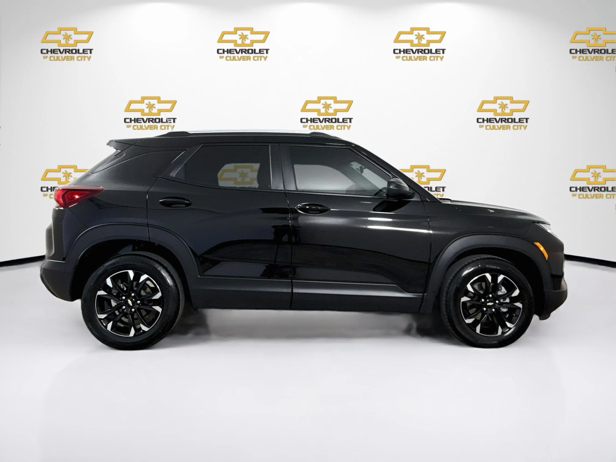Used 2022 Mosaic Black Metallic Chevrolet LT image 9