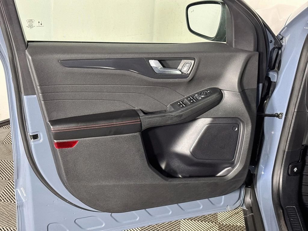 Used 2023 Vapor Blue Ford ST-Line image 10