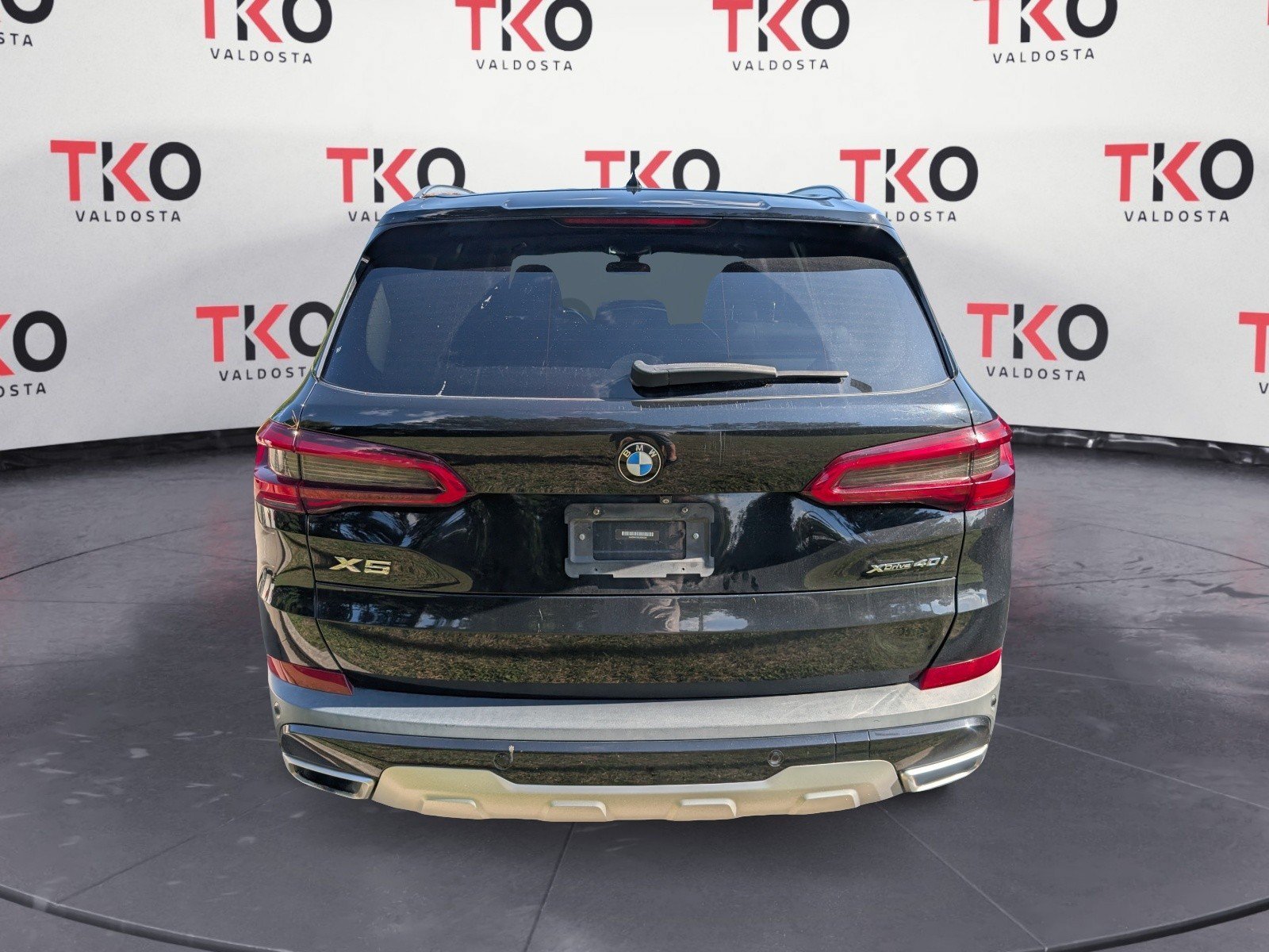 Used 2020 Black BMW xDrive40i image 3