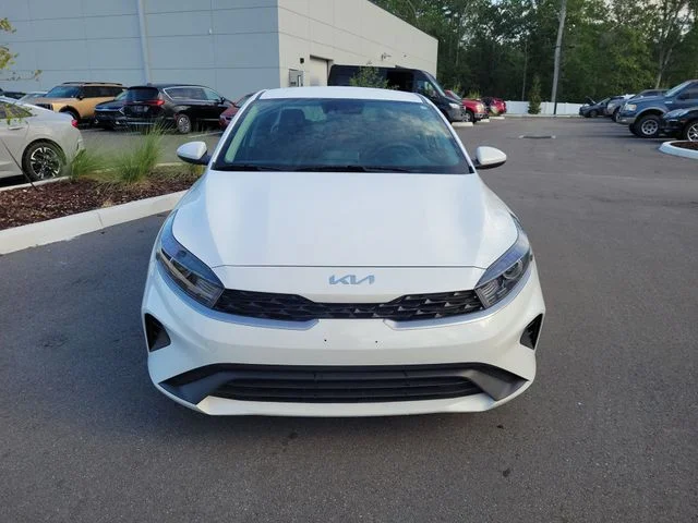Used 2024 White Kia LXS image 5