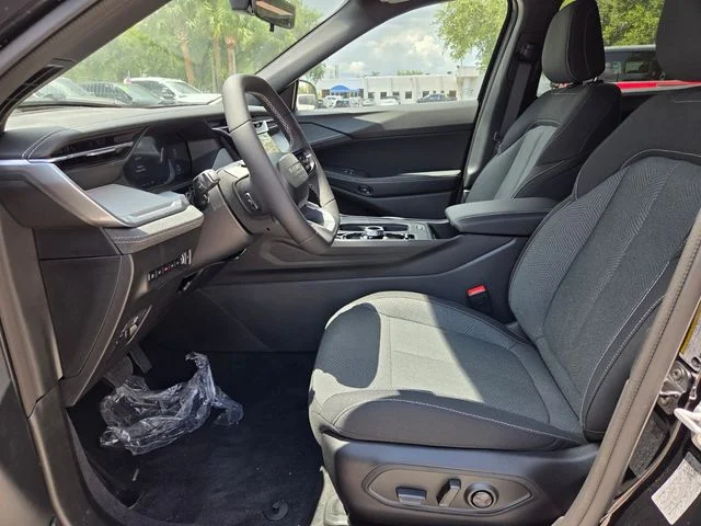 New 2026 Diamond Black Crystal Pearlcoat Jeep Laredo image 14