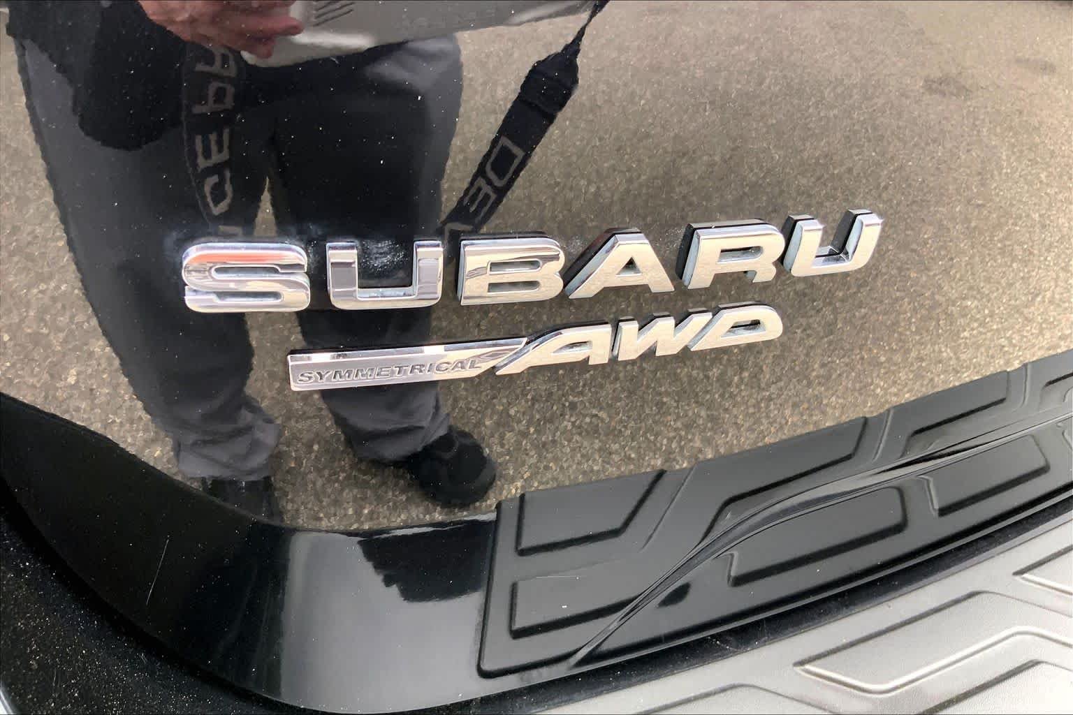 Used 2019 Crystal Black Silica Subaru Premium image 32
