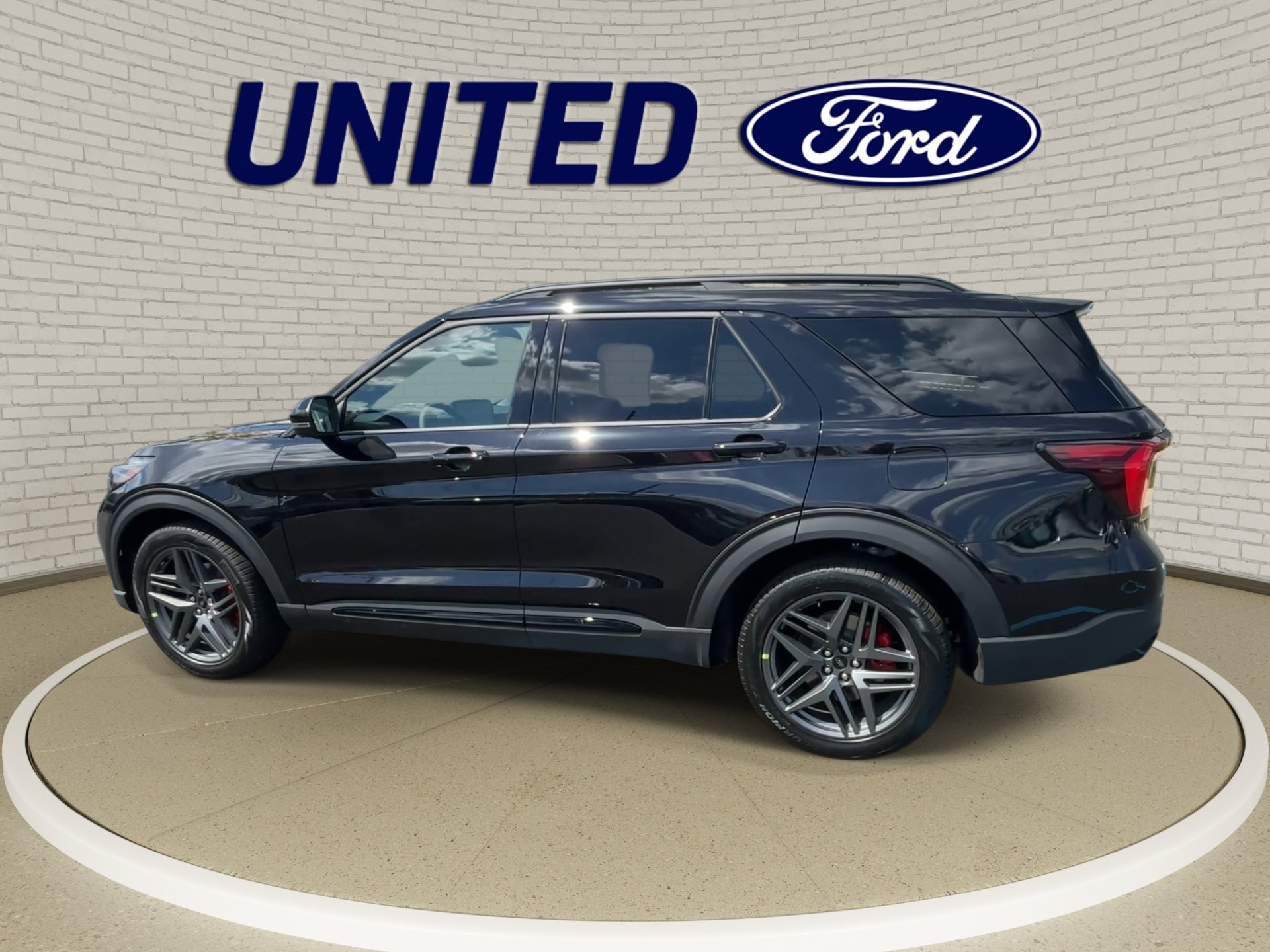 New 2026 Agate Black Metallic Ford ST image 6