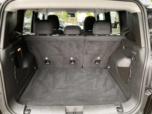 Used 2023 Black Jeep Latitude image 26