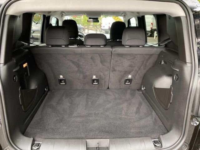 Used 2023 Black Clearcoat Jeep Latitude image 26