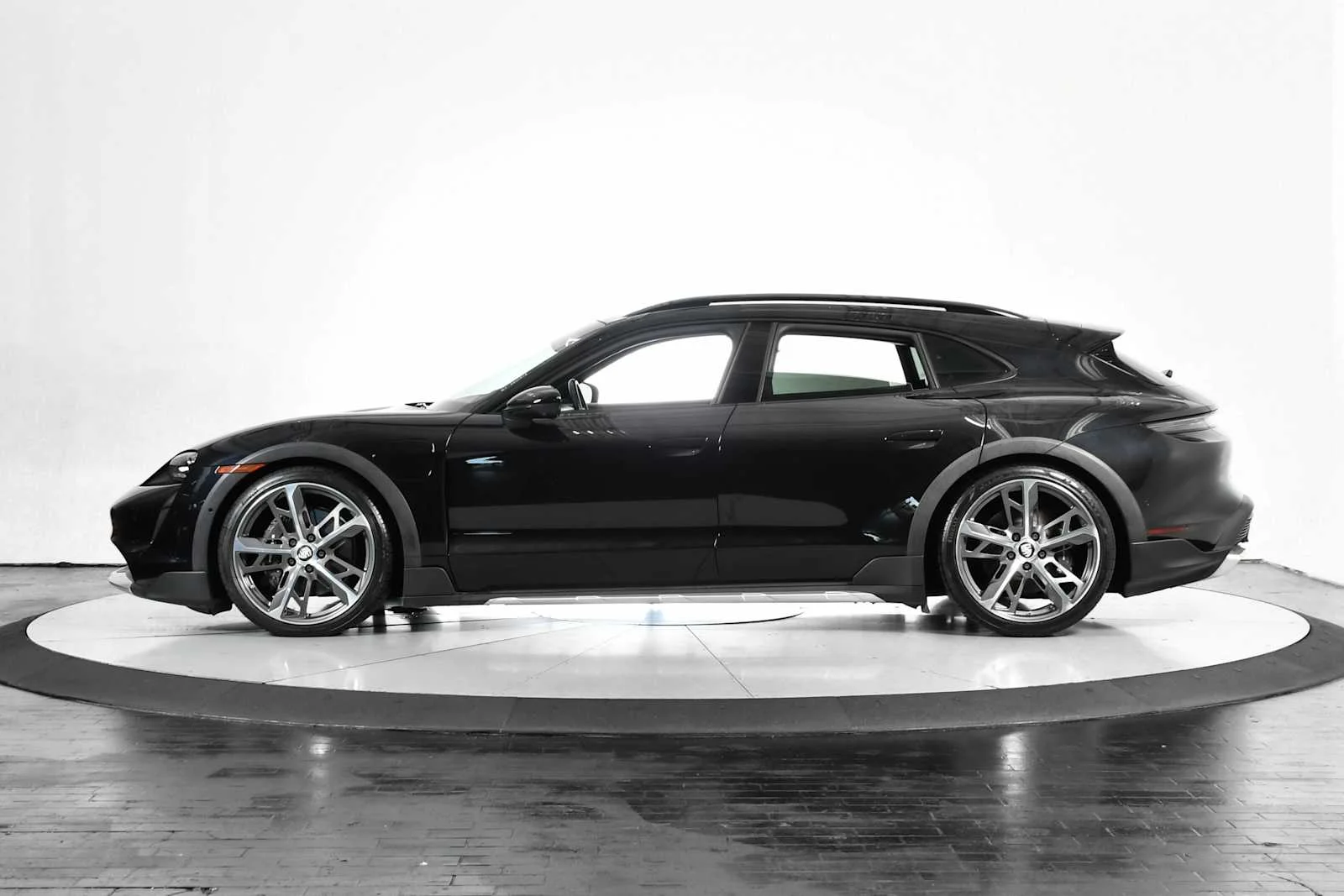 Used 2021 Porsche Taycan Base with VIN WP0BA2Y17MSA71157 for sale in Dallas, TX