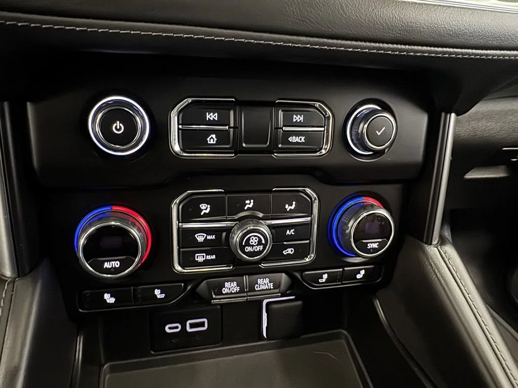 2023 Chevrolet Suburban Z71 - Photo 31