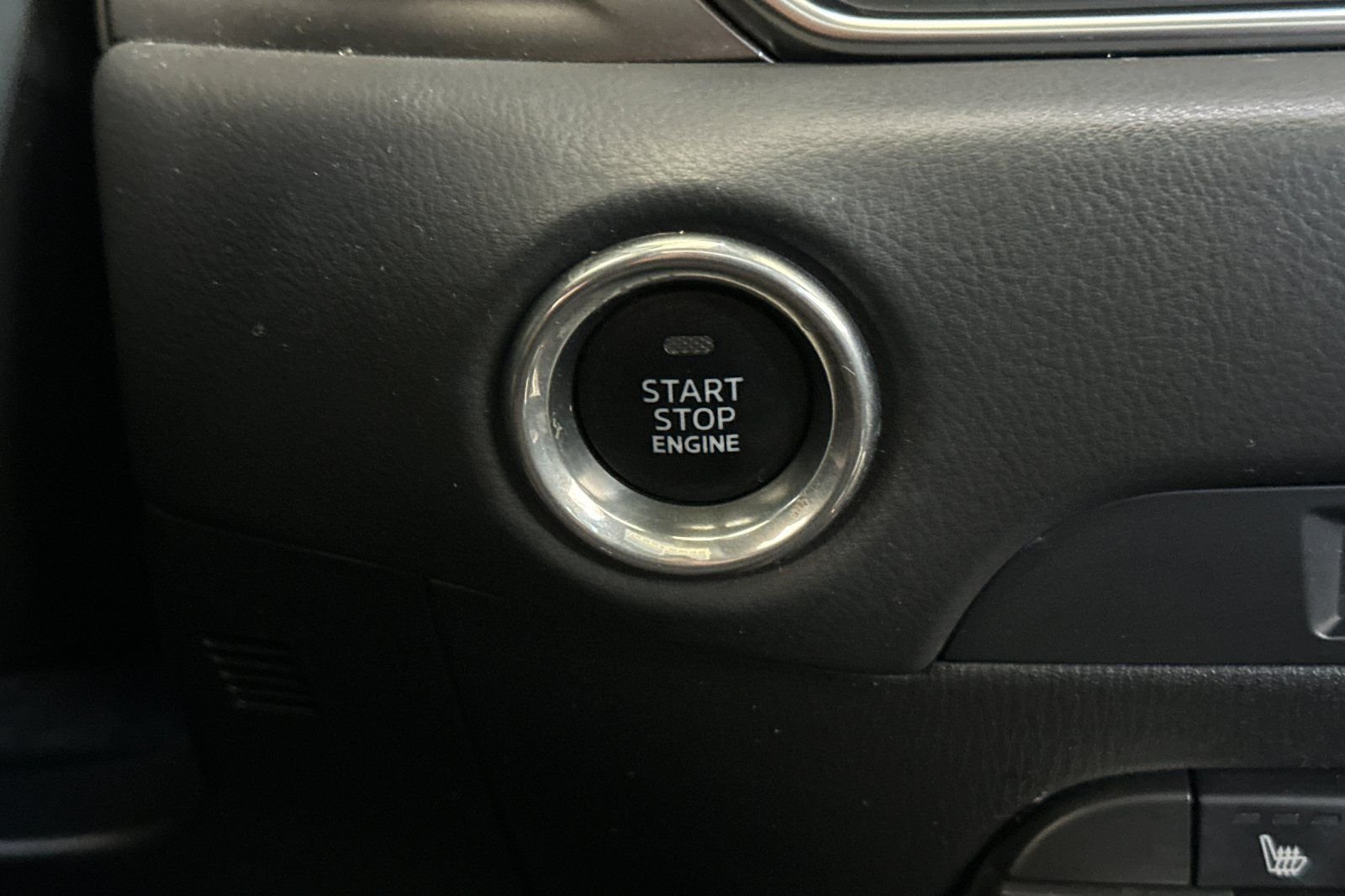 Used 2022 White Mazda 2.5 S Preferred Package AWD image 24