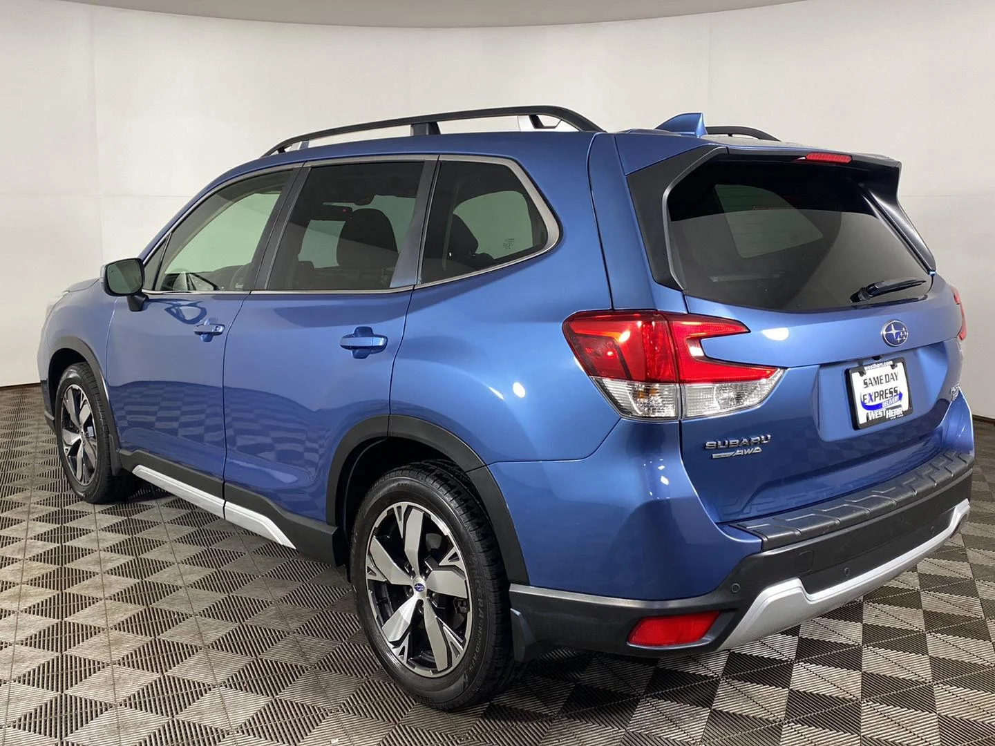 Used 2020 Horizon Blue Pearl Subaru Touring image 8