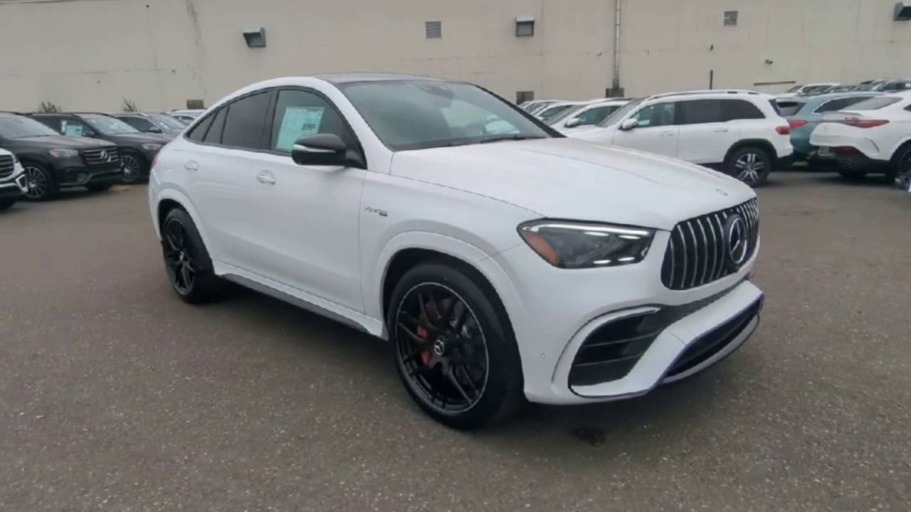 New 2026 MANUFAKTUR Moonlight White Metallic Mercedes-Benz AMG® GLE 63 S 4MATIC+ Coupe image 39
