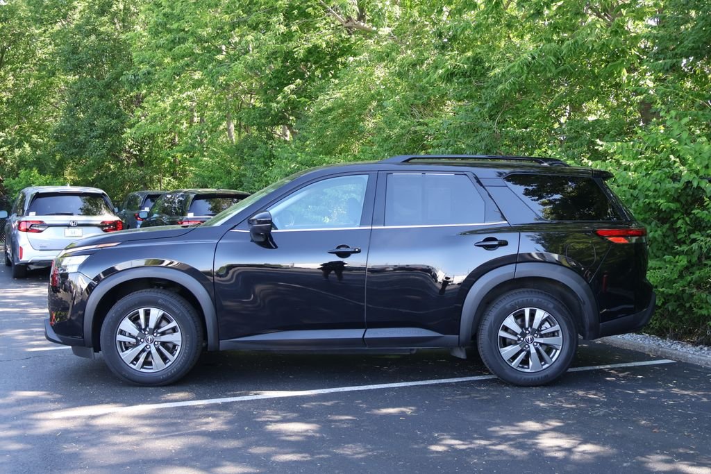 Used 2024 Super Black Nissan SV image 4