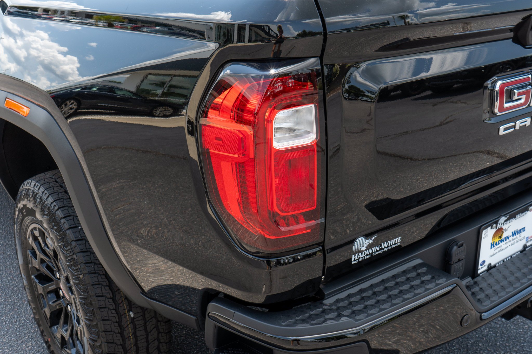 New 2026 Onyx Black GMC Elevation image 10