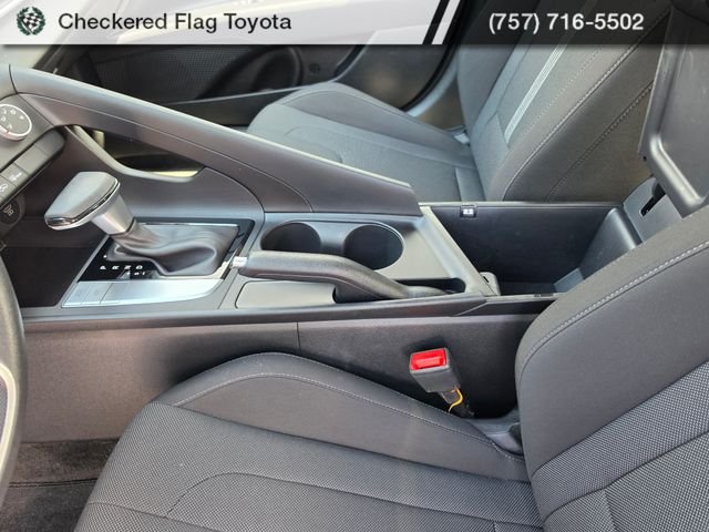 Used 2025 Abyss Black Hyundai SE image 24