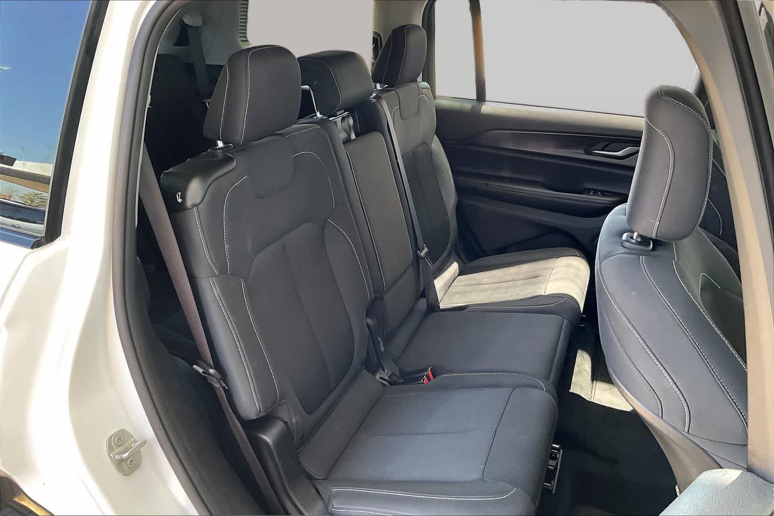 Used 2023 Bright White Clearcoat Jeep Laredo image 19