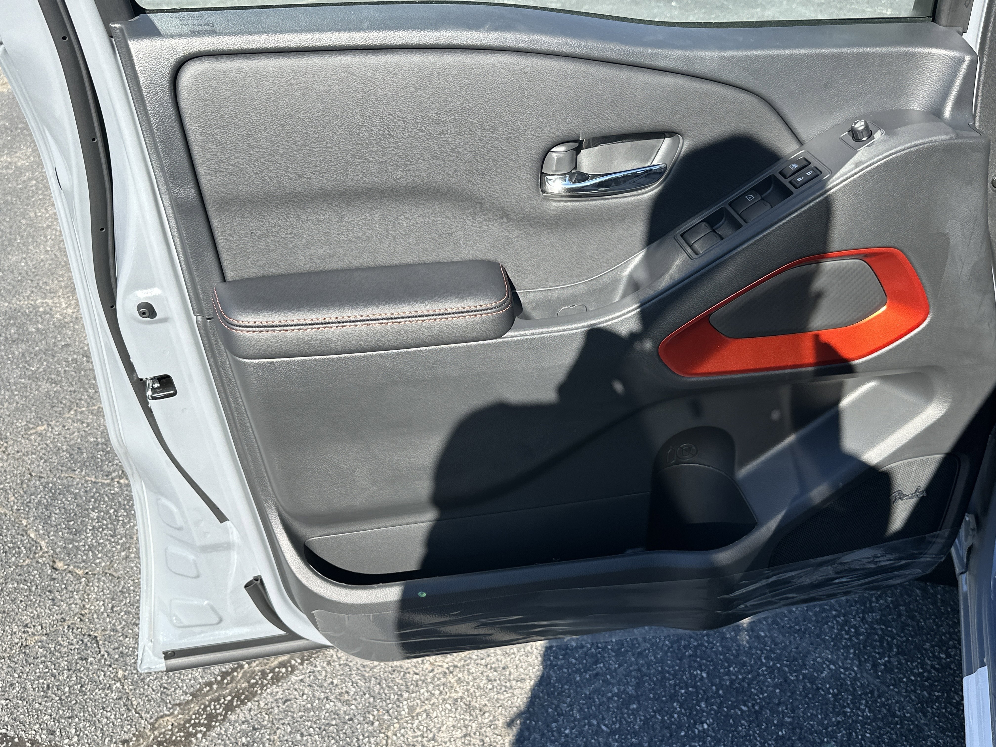 2025 Nissan Frontier PRO-4X - Photo 11