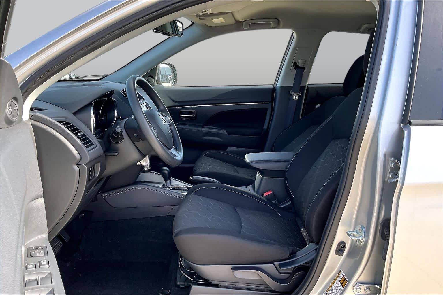 Used 2025 Alloy Silver Metallic Mitsubishi ES image 8
