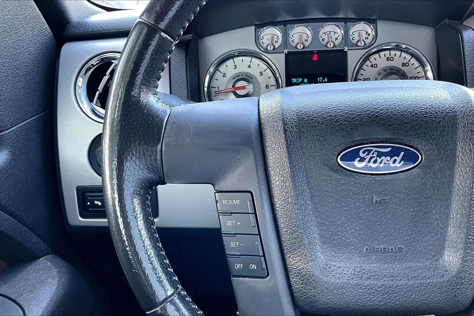 Used 2010 Tuxedo Black Ford XLT image 22